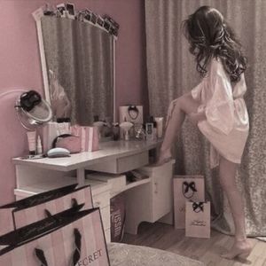 Meet your Posher, Milla